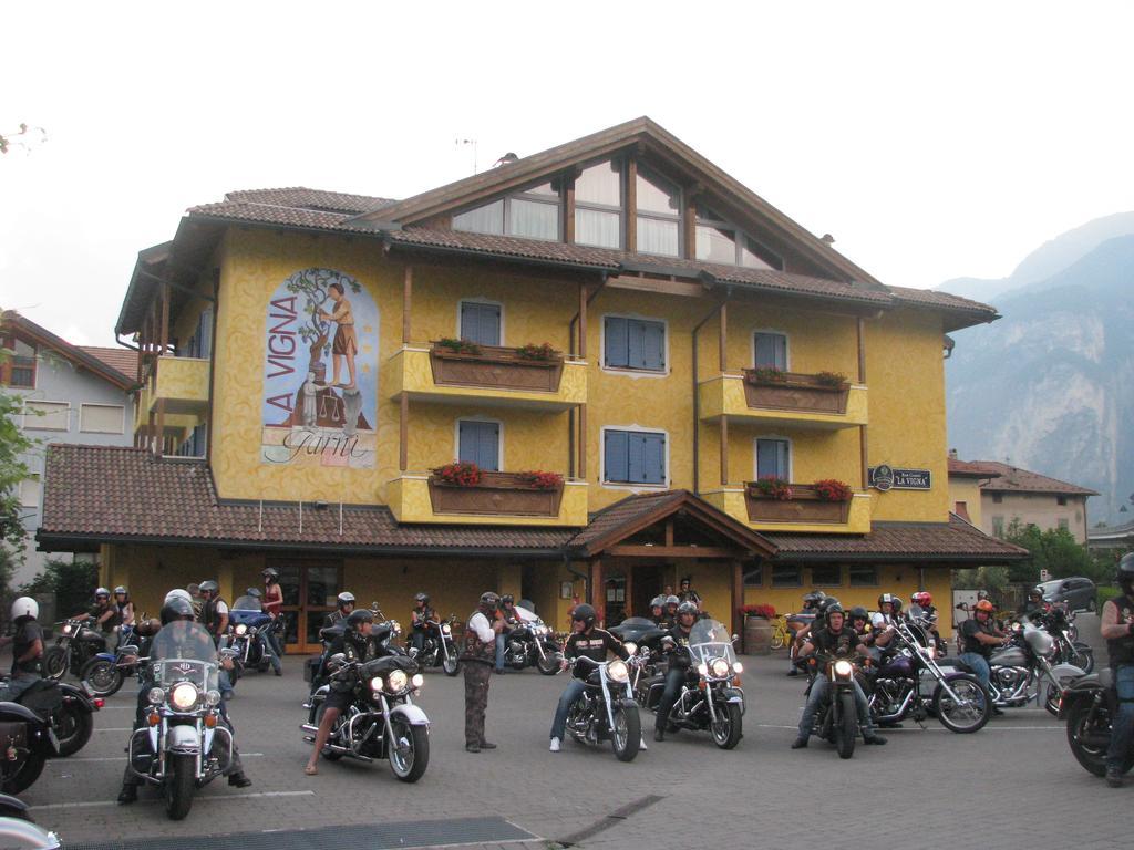 Hotel Garni La Vigna - Adult Friendly San Michele all'Adige Bagian luar foto