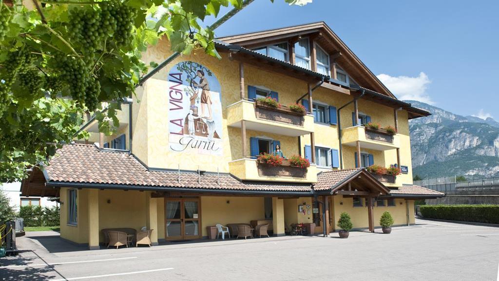 Hotel Garni La Vigna - Adult Friendly San Michele all'Adige Bagian luar foto