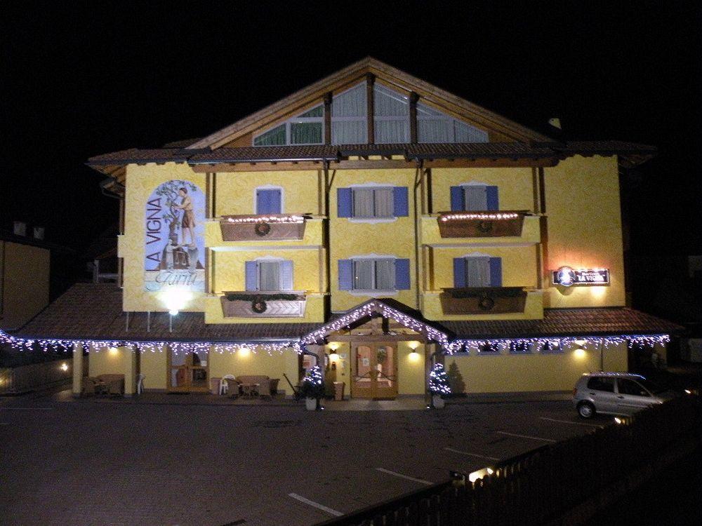 Hotel Garni La Vigna - Adult Friendly San Michele all'Adige Bagian luar foto
