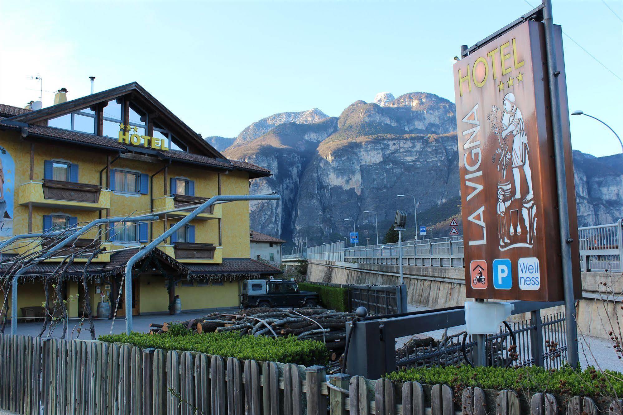 Hotel Garni La Vigna - Adult Friendly San Michele all'Adige Bagian luar foto